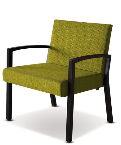 bariatrische stoel van hout met groen-gele stoffering