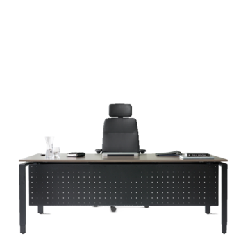 bureau avec plateau en bois foncé et pieds noirs et chaise de bureau avec repose-tête