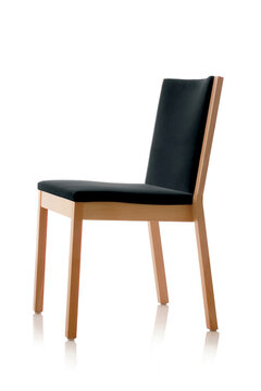 chaise en bois sans accoudoirs façe intérieure avec rembourrage noir