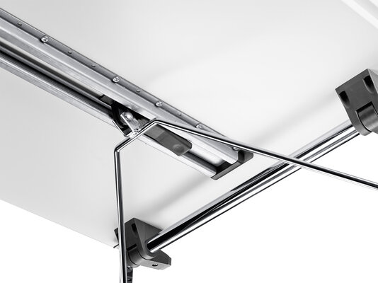 mécanisme d’une table avec pieds pliants