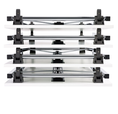 une pile de quatre tables avec pieds pliants
