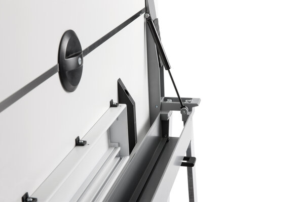 folding mechanism of a flipflop table with gas spring.