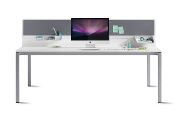 bureau avec écran et cloison de séparation