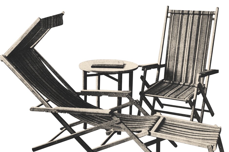 Liegestuhl und Klappsessel in schwarz-weiß- 