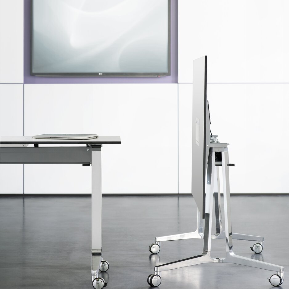 White flipflop table.