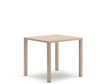 vierkante tafel met houten blad en vierkante houten poten