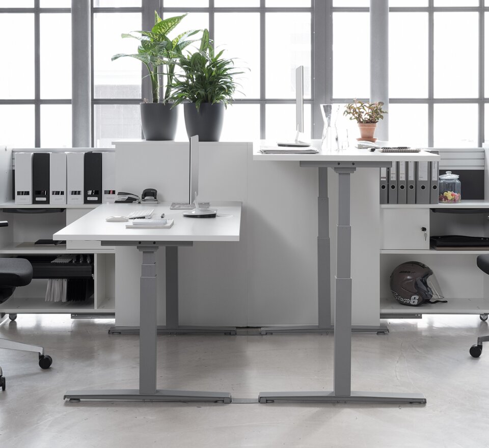 Schreibtisch in Büro