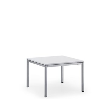 vierkante loungetafel met vierkante metalen poten