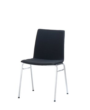 zwarte gestoffeerde stoel met chromen poten